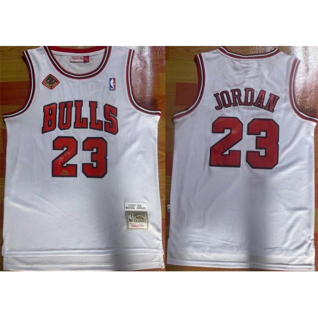 38d8a08b591907614b420a289d7e8087.jpeg Men's Chicago Bulls #23 Michael Jordan White 1997-98 Stitched Jersey 20RY